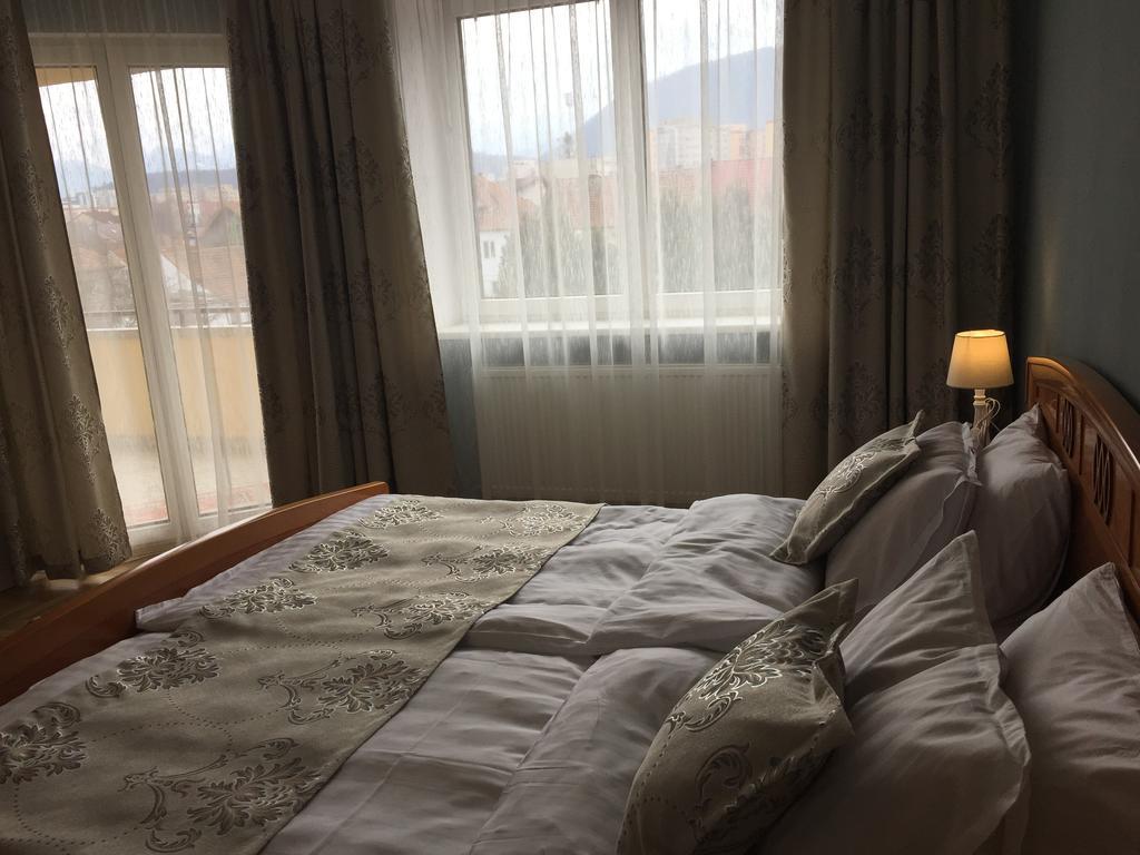 Kiem Premium Apartments Brasov Luaran gambar
