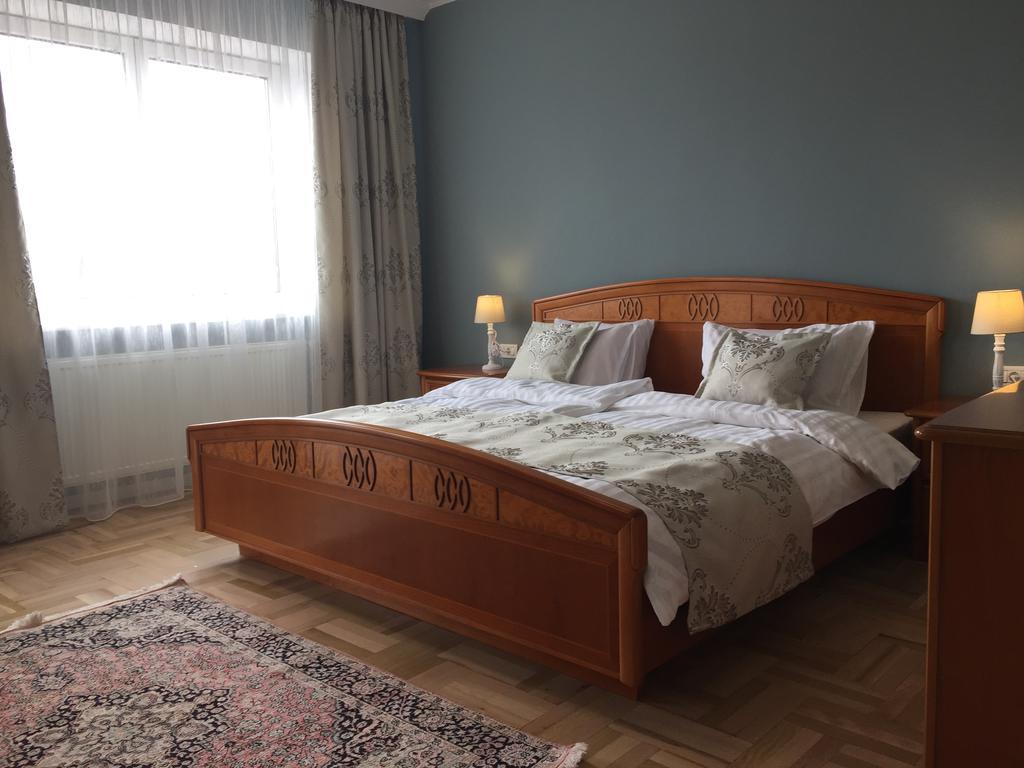 Kiem Premium Apartments Brasov Luaran gambar